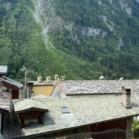 Apartment Mont Blanc- Confortevole Con Balcone E Vista Monte Bianco - A 2 Passi Da Courmayeur- Horizon Vacanze *